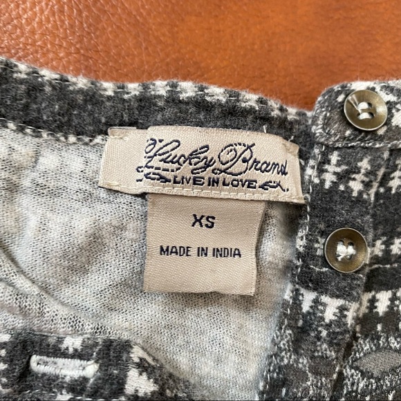 Lucky Brand | Patterned Blouse with Button Detail | 3/4 Sleeves | XS - Picture 7 of 7